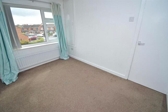 4 Bedroom Semi-Detached Bungalow To Rent In Millfield Close, Higher Bebington, Wirral, CH63