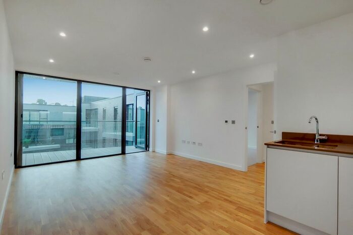 1 Bedroom Flat To Rent In Hawthorne Crescent, London, SE10