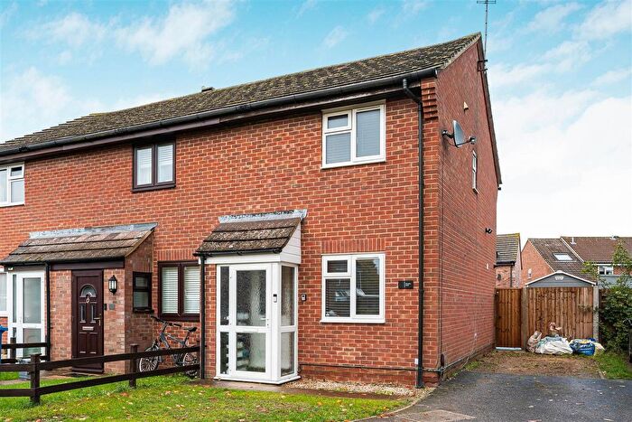 2 Bedroom Property For Sale In Gaydon Walk, Bicester, OX26