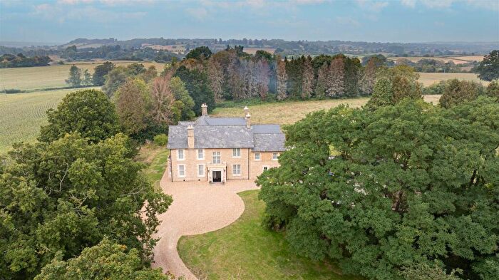 5 Bedroom Detached House For Sale In Chilvester Hill, Calne, SN11