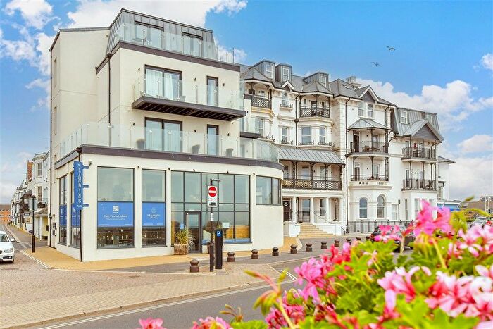 1 Bedroom Flat For Sale In The Esplanade, Bognor Regis, West Sussex, PO21
