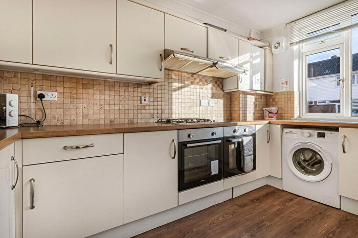 6 Bedroom Semi Detached House For Sale In Havant Close, Norwich, NR4