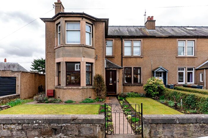 3 Bedroom Flat For Sale In Park Crescent, Edinburgh, EH16