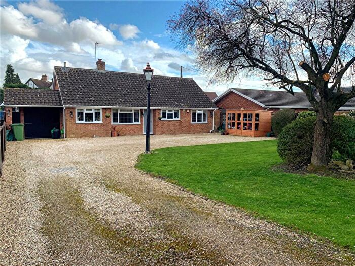 3 Bedroom Bungalow For Sale In Padworth, Reading, RG7