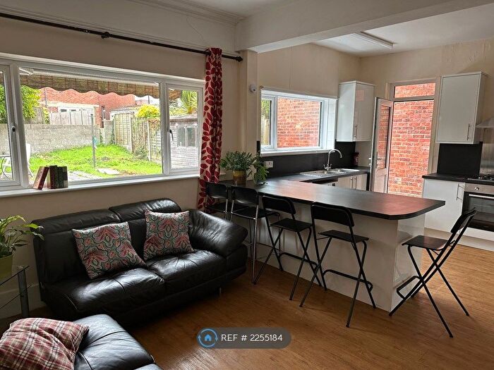 6 Bedroom Detached House To Rent In Frederica Road, Bournemouth, BH9