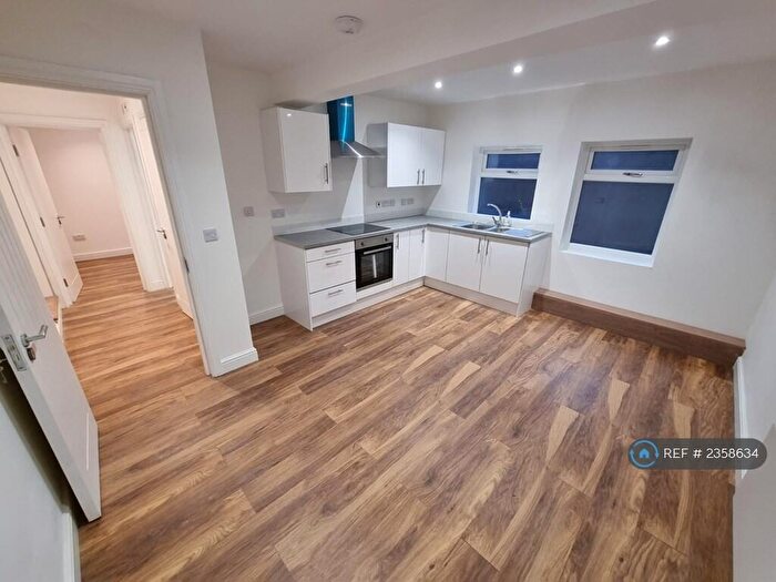 2 Bedroom Flat To Rent In Alexandra House, London, N4