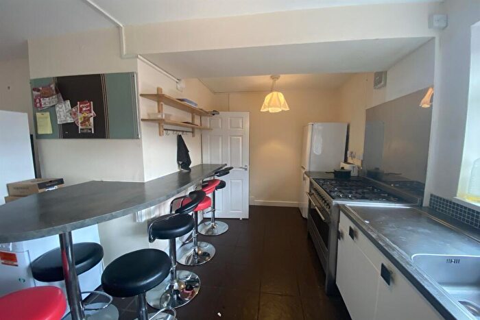 1 Bedroom Semi-Detached House To Rent In Lilac Grove (Room ), Beeston, NG9