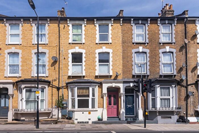 3 Bedroom Apartment To Rent In Graham Road, London, Greater London, E8