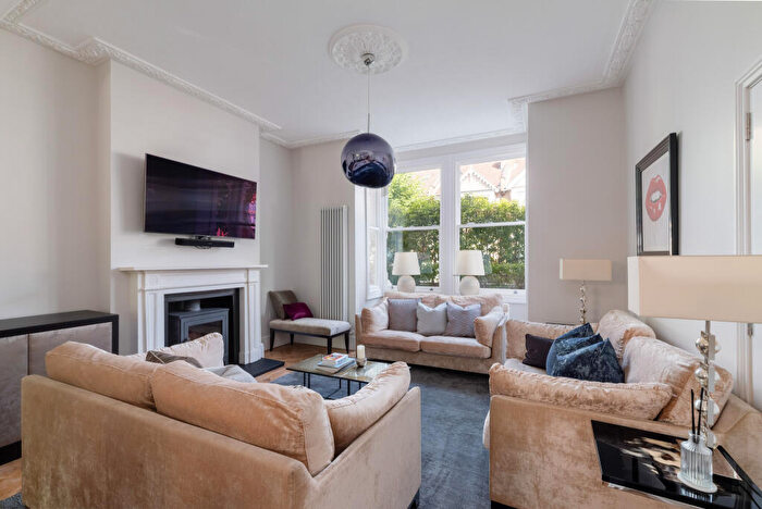 4 Bedroom Terraced House For Sale In Central Park Road, London, E6