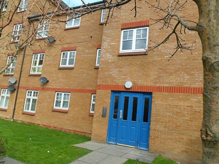 2 Bedroom Flat To Rent In Greenhaven Drive, London, SE28