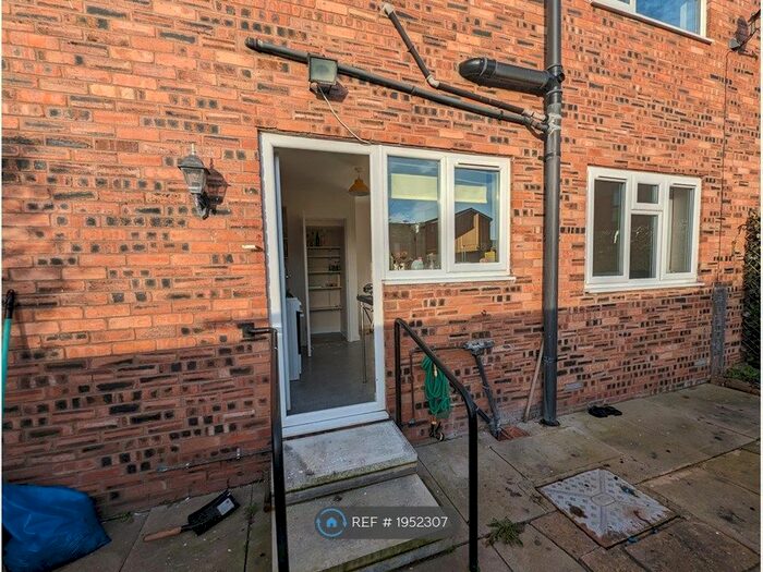 4 Bedroom Semi-Detached House To Rent In Seymour Street, Tranmere, CH42