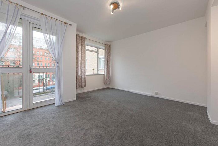 2 Bedroom Flat For Sale In Shoot Up Hill, Kilburn, London, NW2