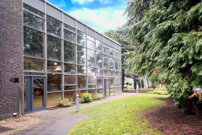 Apartment To Rent In Hatfield Road Newsom Place, AL1