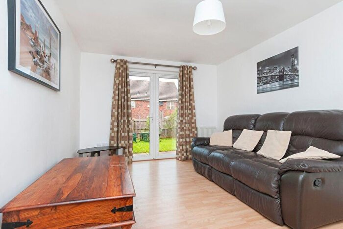 3 Bedroom Town House To Rent In L West Fairbrae Drive, Edinburgh, EH11