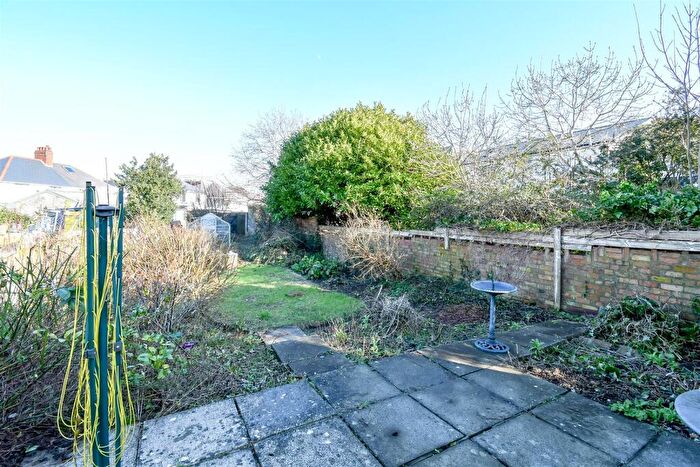 2 Bedroom Semi-Detached Bungalow For Sale In Tynewydd Road, Barry, CF62