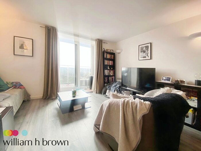 2 Bedroom Flat To Rent In New Road, Brentwood, CM14