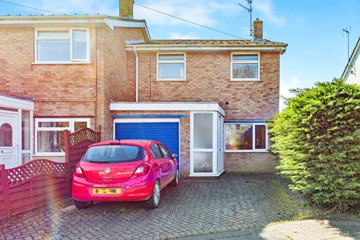 3 Bedroom End Of Terrace House For Sale In Harlestone Road, Northampton, Northamptonshire, NN5
