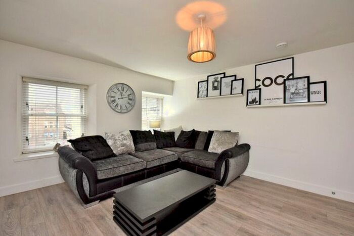 2 Bedroom Flat To Rent In Union Street, City Centre, Aberdeen, AB10