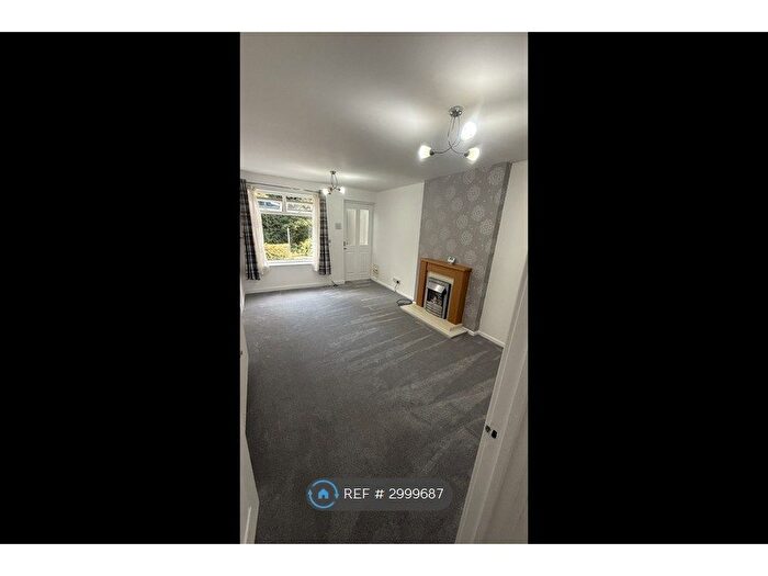 1 Bedroom Flat To Rent In High Brooms, Huddersfield, HD2