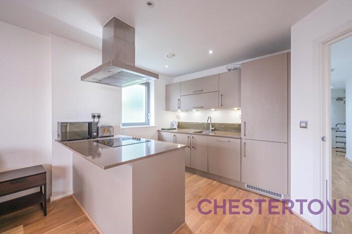 3 Bedroom Flat To Rent In Eden Apartments, Glengarnock Avenue, E14