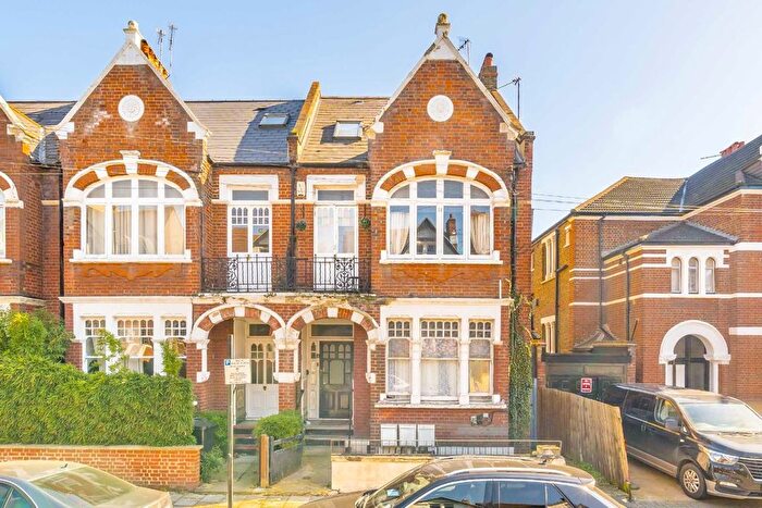 2 Bedroom Flat For Sale In Gleneagle Road, Streatham, SW16