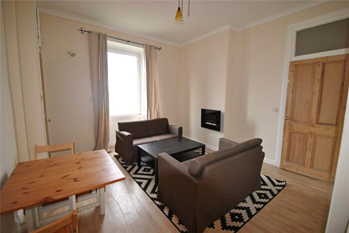1 Bedroom Flat To Rent In Rossie Place, Edinburgh, EH7