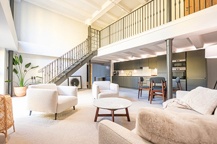 3 Bedroom Apartment For Sale In Regent Road, Liverpool, L3