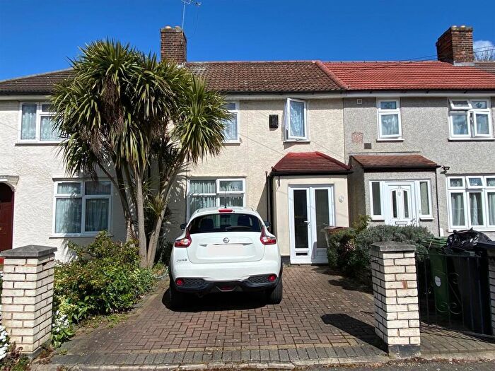 3 Bedroom Terraced House To Rent In Eastfield Road, Dagenham, RM10