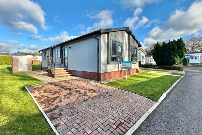 2 Bedroom Detached Bungalow For Sale In Hamble Park, Warsash, SO31