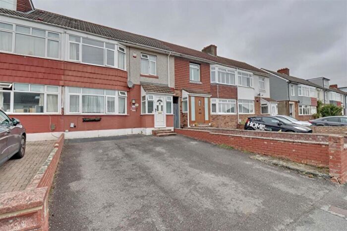 3 Bedroom Terraced House For Sale In Raymond Road, Portsmouth, PO6