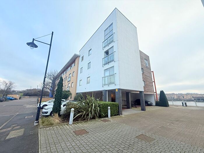 1 Bedroom Flat To Rent In Watersmeet, St. Marys Island, Chatham, ME4