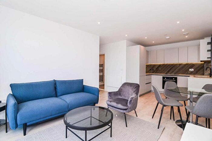 2 Bedroom Flat To Rent In Darjeeling House, Horlicks Quarter, Slough, SL1