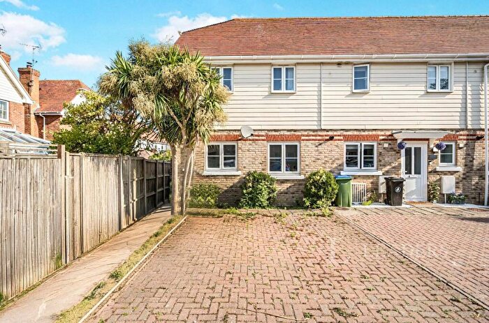 3 Bedroom Semi-Detached House For Sale In West View Gardens, Yapton, Arundel, BN18