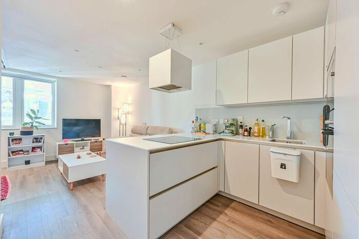 1 Bedroom Flat To Rent In Gaumont Place, Streatham Hill, London, SW2