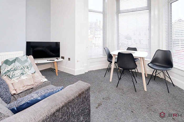 2 Bedroom Apartment To Rent In Spring Bank, Hull, HU3