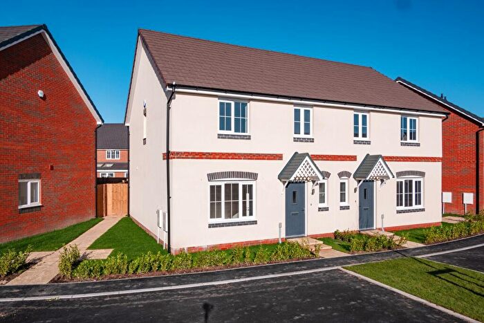 4 Bedroom House To Rent In Paddle Street, Little Hulton, M38