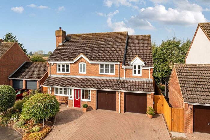 5 Bedroom Detached House For Sale In Chapel Close, Clifton, Shefford, SG17