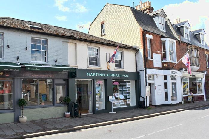 1 Bedroom Flat To Rent In Baker Street, Weybridge, KT13