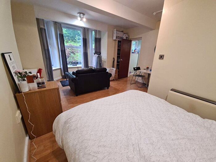 1 Bedroom House To Rent In -Moorland Road, Leeds, LS6