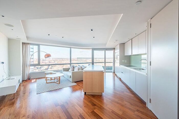 1 Bedroom Flat For Sale In Canaletto Tower, Islington, London, EC1V