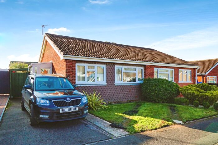 2 Bedroom Semi-Detached Bungalow For Sale In John Grinter Way, Wellington, TA21