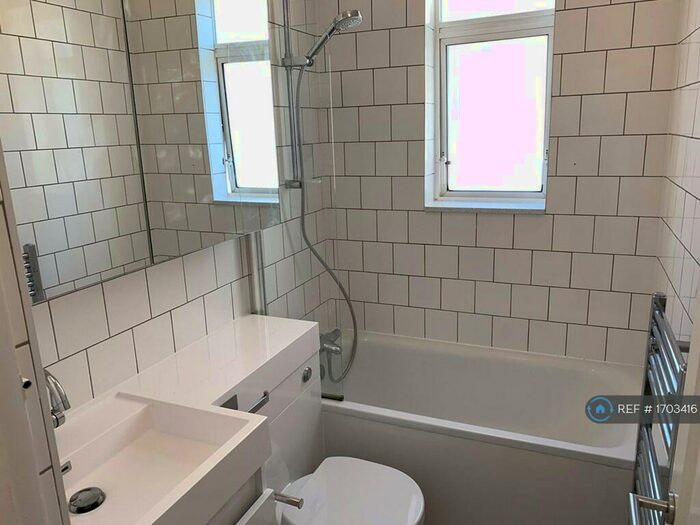 3 Bedroom Flat To Rent In St Marys Road, London, NW10