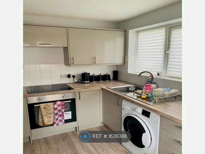 2 Bedroom Maisonette To Rent In Acer Road, Biggin Hill, Westerham, TN16