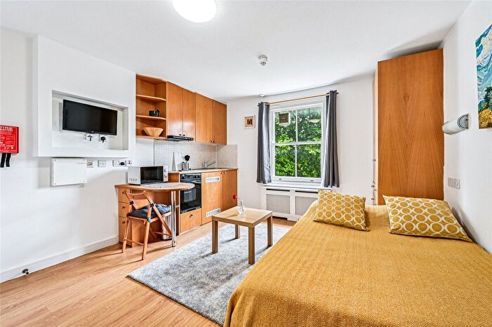 Studio To Rent In Penywern Road, London, SW5