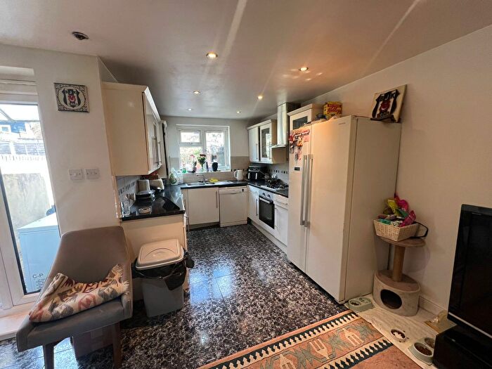 2 Bedroom Flat To Rent In Eburne Road, London, N7