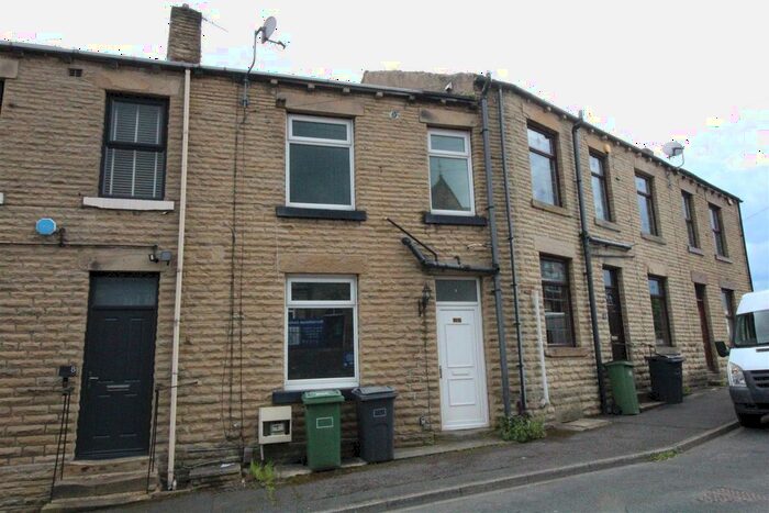 1 Bedroom Property To Rent In School Street, Norristhorpe, Liversedge, WF15