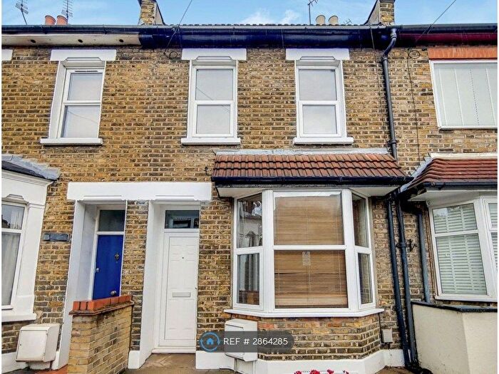 2 Bedroom Terraced House To Rent In Tennyson Road, Stratford, E15