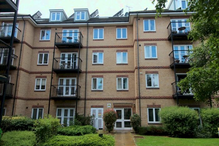 2 Bedroom Flat To Rent In Isis House, Worcester Close, Anerley, SE20