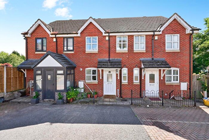 3 Bedroom Terraced House For Sale In Heath Lane, West Bromwich, B71
