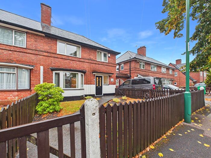 3 Bedroom Semi-detached House For Sale In Rempstone Drive, Nottingham, NG6